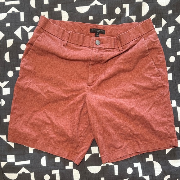 Banana Republic Men's Rust Flat Front Shorts - Picture 1 of 3